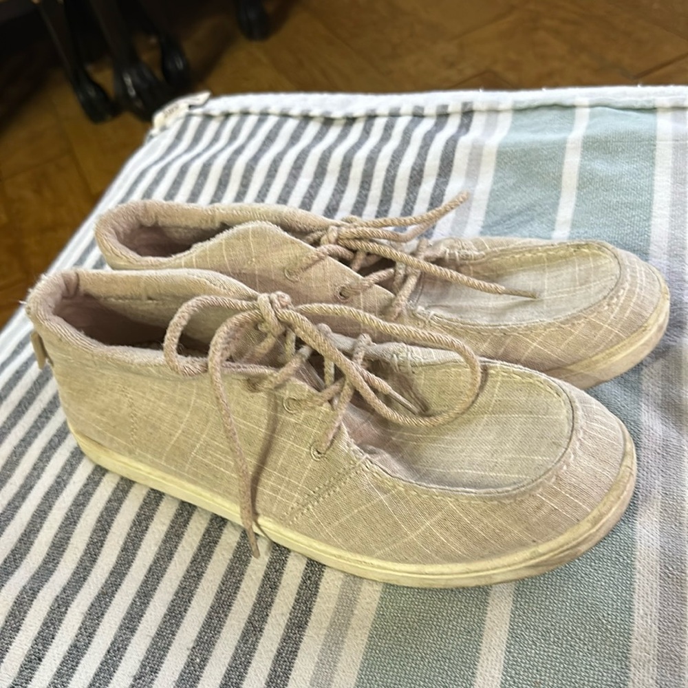 Women’s Roxy 9 Beige Boat Shoes
